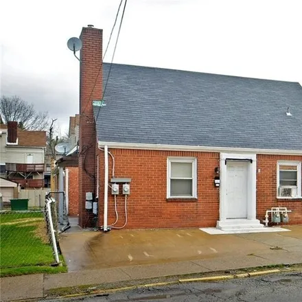 Image 2 - 609 Wallace Avenue, Wilkinsburg, PA 15221, USA - House for sale