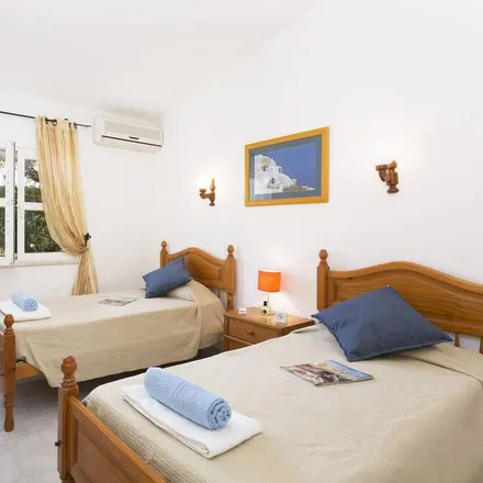 Rent this 6 bed house on 8200-291 Distrito de Évora