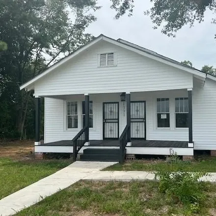Buy this 3 bed house on Checkers in 1420 Texas Street, Natchitoches
