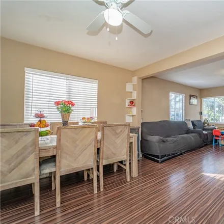 Image 8 - 906 East 105th Street, Los Angeles, CA 90002, USA - House for sale