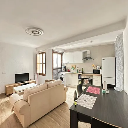 Rent this 3 bed apartment on Calle Manuel Bellido in 12006 Castelló de la Plana, Spain