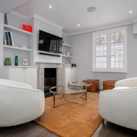 Rent this 3 bed townhouse on 6 Stewart's Grove in London, SW3 6PH