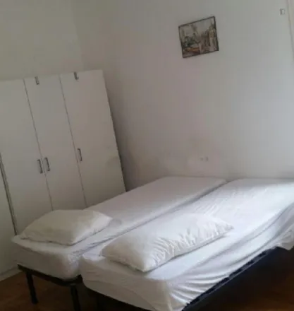 Image 1 - Via Giulio e Corrado Venini, 16, 20124 Milan MI, Italy - Room for rent