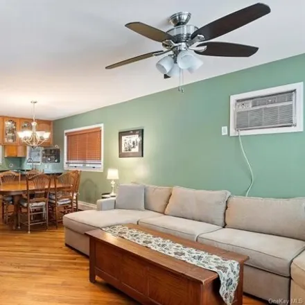 Image 3 - 108B 7th Avenue, New York, NY 10465, USA - Apartment for sale