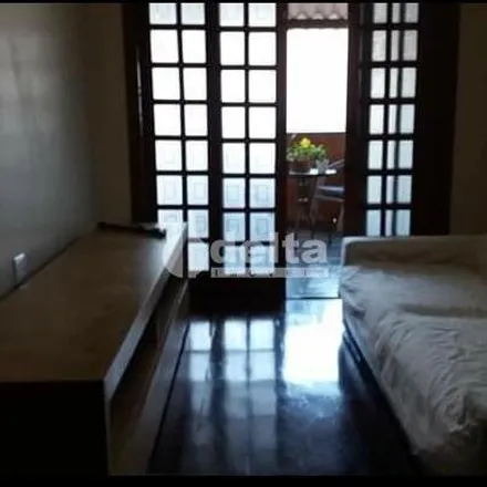 Buy this 3 bed house on Avenida Mato Grosso in Nossa Senhora Aparecida, Uberlândia - MG