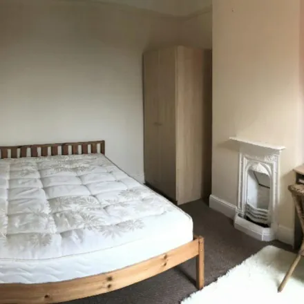 Rent this 3 bed apartment on Oxford Avenue in Hanley, ST1 6DJ