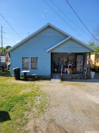 Buy this 3 bed house on 998 East Court Street in Paragould, AR 72450