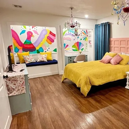 Rent this 2 bed house on San Antonio