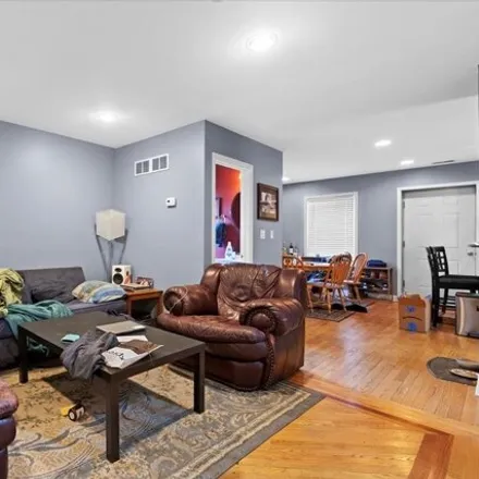 Image 4 - 2521 West Palmer Street, Chicago, IL 60647, USA - House for sale