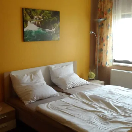 Rent this 3 bed house on 09434 Krumhermersdorf