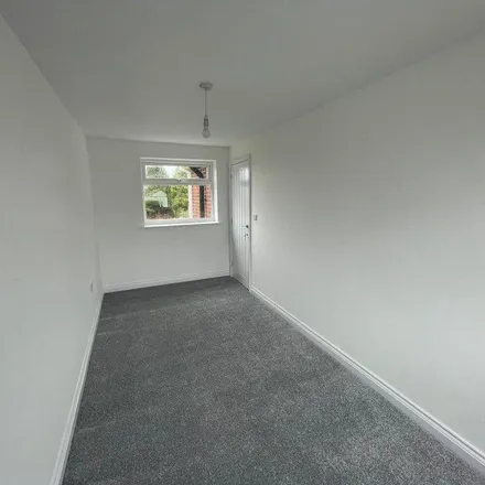 Rent this 5 bed duplex on Bramcote Road in Leicester, LE3 2ED