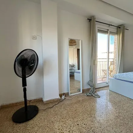 Image 3 - Carrer d'Isaac Peral, 18, 46024 Valencia, Spain - Apartment for rent