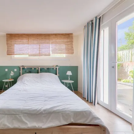 Rent this 3 bed house on Le Tour de Tête in Rue de la Mairie, 56370 Le Tour-du-Parc