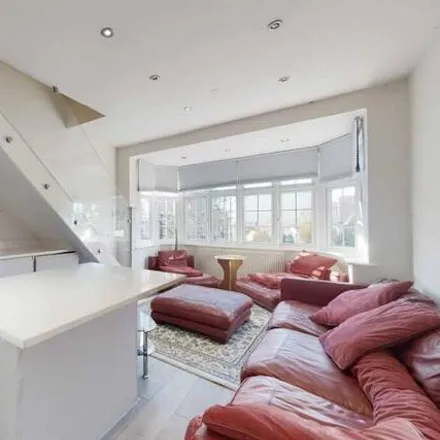 Image 2 - 779-781 Finchley Road, Childs Hill, London, NW11 8DP, United Kingdom - Duplex for sale