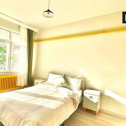 Rent this 5 bed room on Mühürdar Karakolu Sokağı 9 in 34710 Kadıköy, Turkey