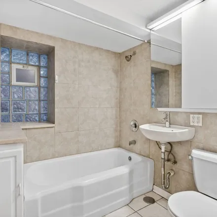 Image 3 - 2019 West Thomas Street, Chicago, IL 60622, USA - Apartment for rent