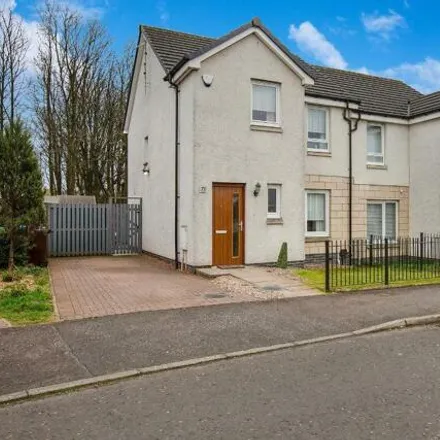Buy this 3 bed duplex on Springbank Crescent in Glasgow, G31 4PZ