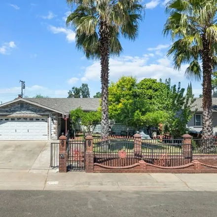 Buy this 4 bed house on 2424 El Lujo Way in Rancho Cordova, CA 95670