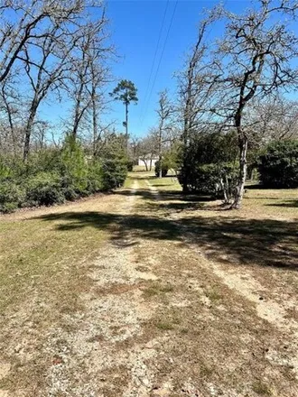 Image 3 - 472 Pine Tree Loop, Bastrop, Texas, 78602 - Apartment for sale