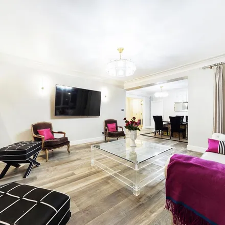 Rent this 3 bed apartment on Viceroy Court in 58 - 74 Prince Albert Road, Primrose Hill