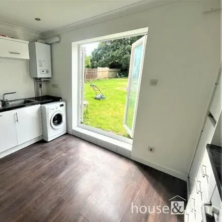 Image 4 - Woodend Road, Bournemouth, BH9 2JQ, United Kingdom - Apartment for sale