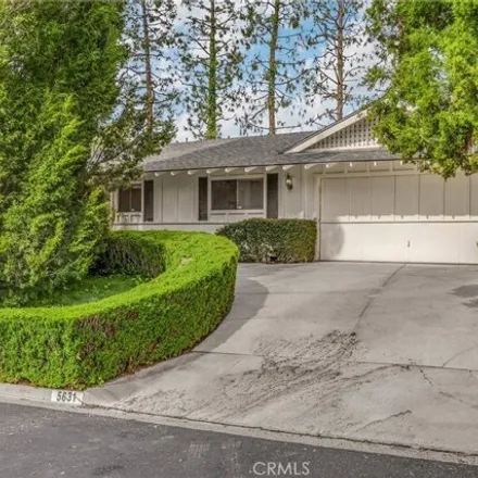 Image 3 - 5631 Chalon Road, Country Club, CA 92886, USA - House for sale