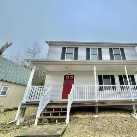Buy this 3 bed house on 102 Wales Road in Brimfield, Hampden County