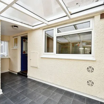 Rent this 3 bed townhouse on Dorchester Road in Hull, HU7 6BQ
