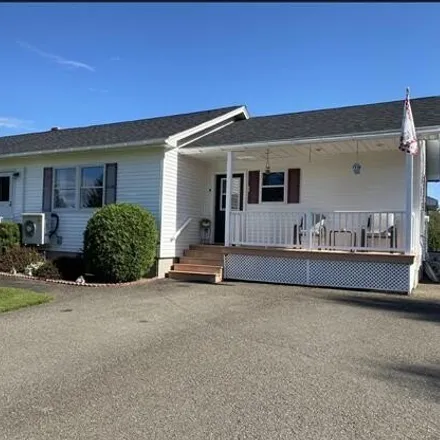 Buy this 3 bed house on 606 Smyrna Street in Houlton, ME 04730