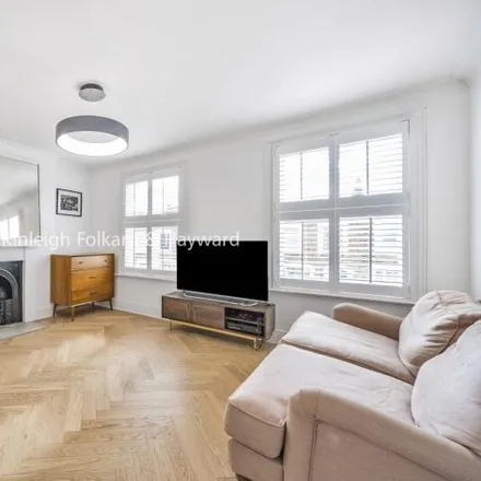 Rent this 4 bed house on Mount Gardens in Upper Sydenham, London