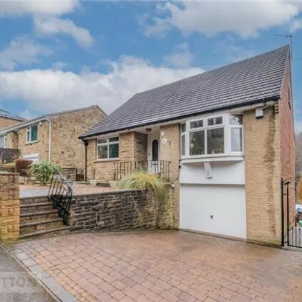 Buy this 3 bed house on Lockwood Scar in Armitage Bridge, HD4 6BL