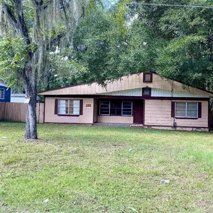 Buy this 3 bed house on 1101 North Calhoun Street in Perry, FL 32347