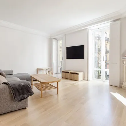 Rent this 2 bed apartment on Facultad de Teología San Vicente Ferrer in Carrer dels Trinitaris, 3