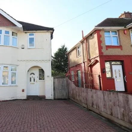 Buy this 3 bed duplex on Stanford Road in Luton, LU2 0PZ