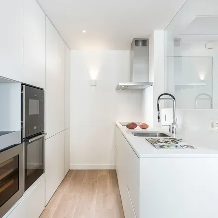Rent this 1 bed apartment on Cerveceria Mari-Mer in Calle de Rafael Calvo, 28010 Madrid