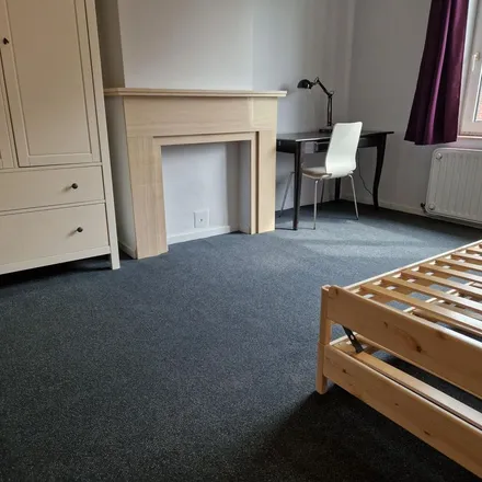 Rent this 5 bed apartment on Rue François Desmedt - François Desmedtstraat 94 in 1150 Woluwe-Saint-Pierre - Sint-Pieters-Woluwe, Belgium