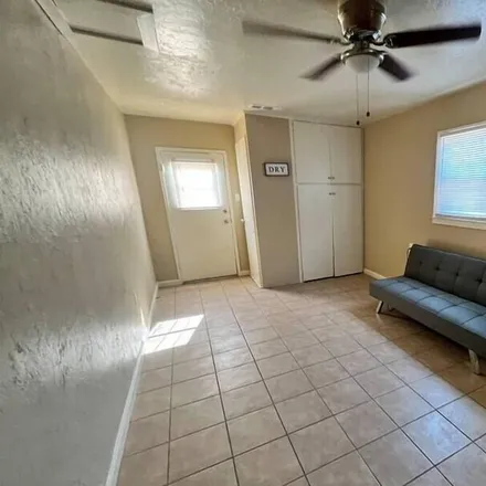 Image 5 - Hanford, CA, 93230 - House for rent