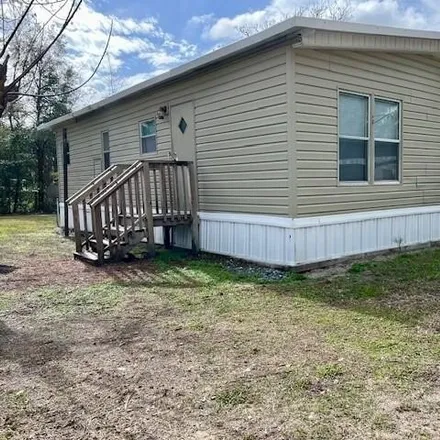 Rent this studio apartment on 7766 Southeast 126th Place in Belleview, FL 34420