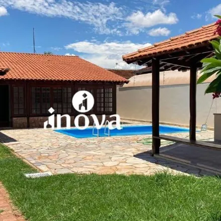Buy this 2 bed house on Rua Bolivar de Olivera in Vila Olímpica, Uberaba - MG