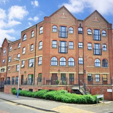 Buy this 2 bed apartment on Whitefriars Wharf in Tonbridge, TN9 1QP