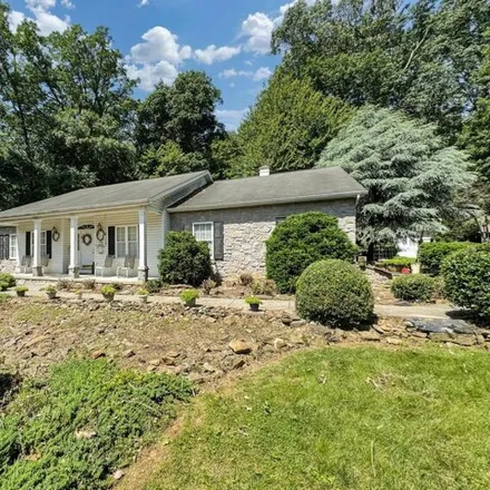 Image 1 - 3014 Lexus Dr, Spring Grove, Pennsylvania, 17362 - House for sale