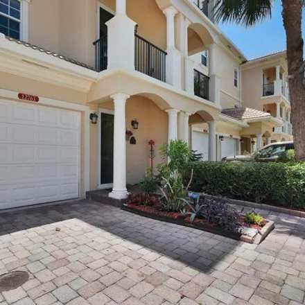 Image 3 - 12701 Southeast Old Cypress Drive, Martin County, FL 33455, USA - Townhouse for sale