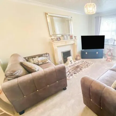 Buy this 3 bed house on Tanglewood in Leeds, LS11 5DX