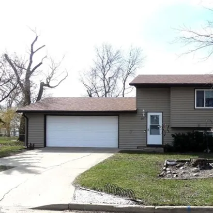 Buy this 4 bed house on 261 West Center Avenue in Lennox, SD 57039