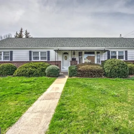 Buy this 3 bed house on 153 Sycamore Road in Ephrata, PA 17522