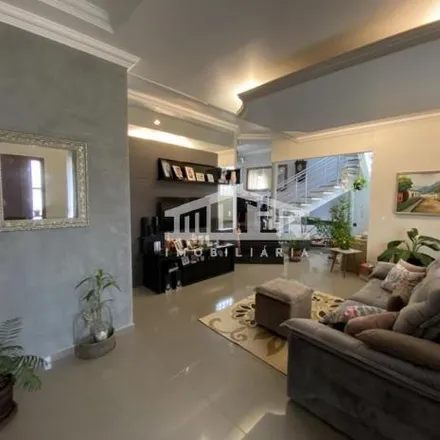 Buy this 4 bed house on Rua Vergílio Jorge in Champagnat, Londrina - PR