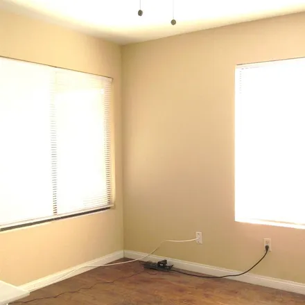 Rent this 1 bed room on Alum Avenue in Bakersfield, CA 93309