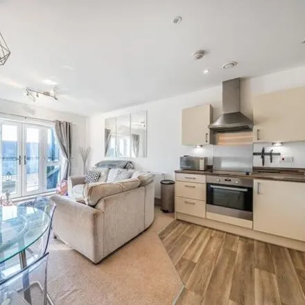 Image 2 - 16 Prince Charles Way, London, SM6 7BS, United Kingdom - Apartment for sale