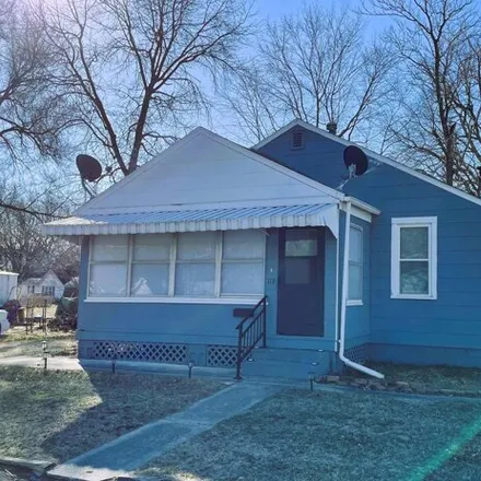 Buy this 2 bed house on 167 East Mound Street in Havana, IL 62644