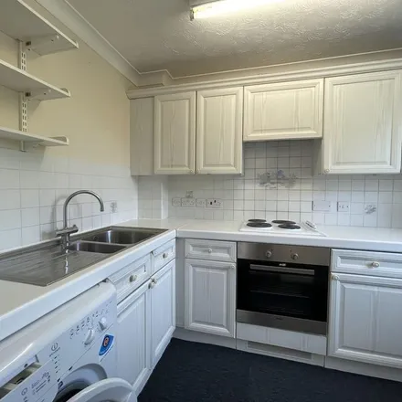 Image 5 - 6 The Beeches, Cambridge, CB4 1FY, United Kingdom - Apartment for rent